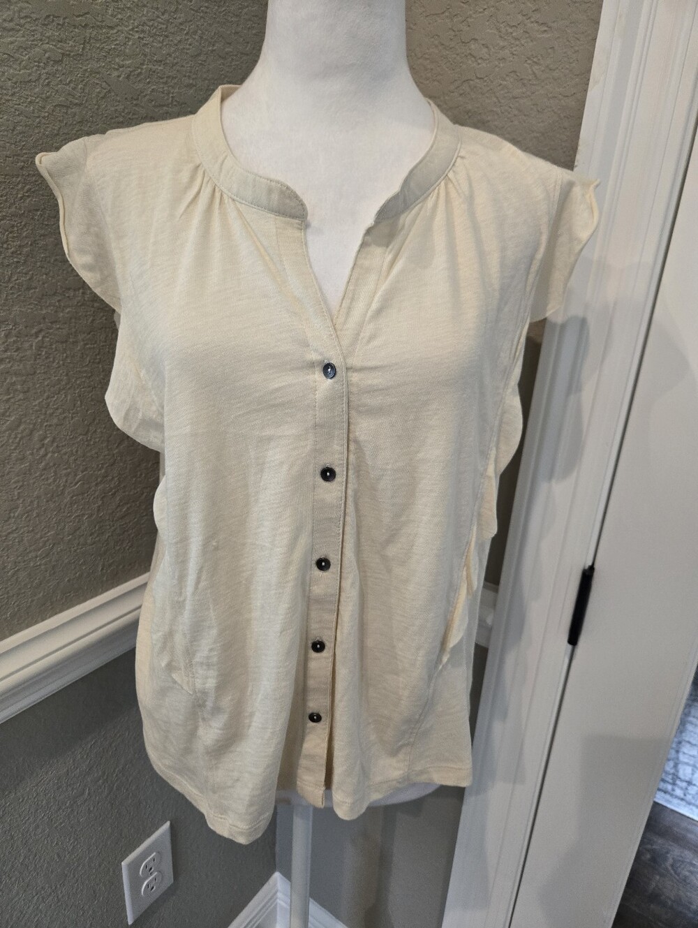 Wonderly ruffled top, medium